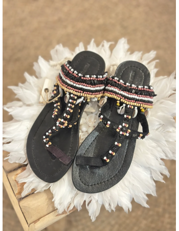 SANDALIAS NEGRAS CONCHAS ABALORIOS 2