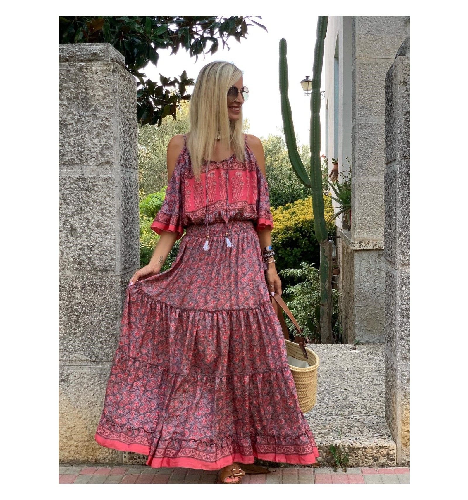Vestido largo bohemio de seda con mangas que dejan hombros al aire