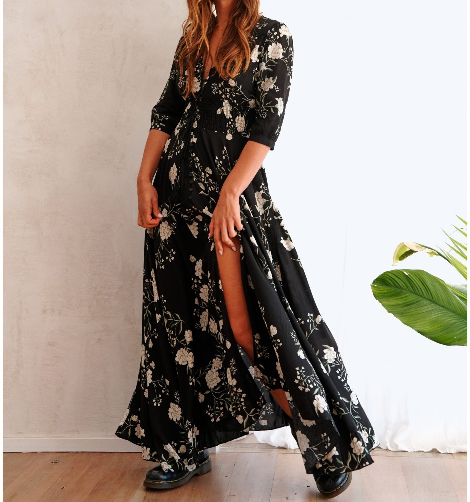 Vestido largo boho chic estampado floral blanco y negro de Jaase